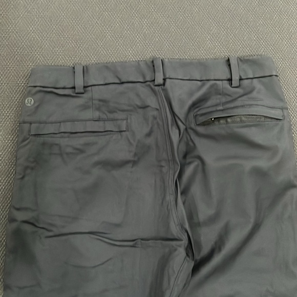 Lululemon commission pant in navy - Picture 3 of 6